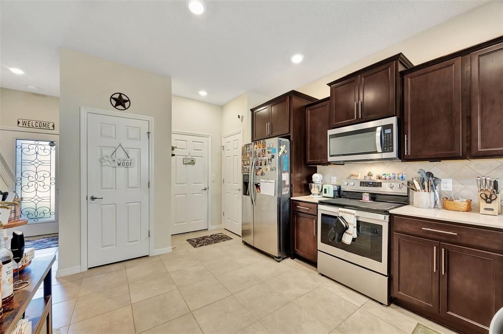 For Sale: $280,000 (2 beds, 2 baths, 1588 Square Feet)