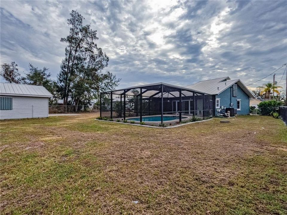 Oversized yard with area in the back already prepped for cultivation for the agricutlural enthusiast!