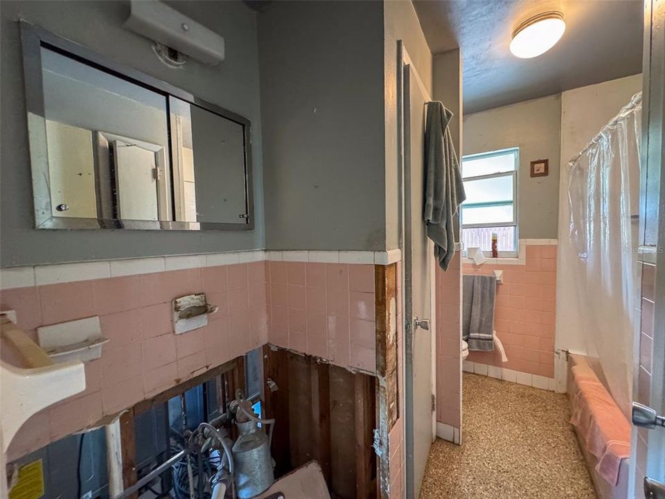 For Sale: $229,900 (3 beds, 2 baths, 1344 Square Feet)