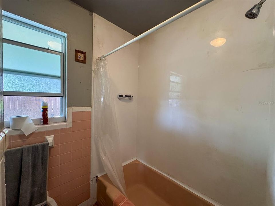 For Sale: $229,900 (3 beds, 2 baths, 1344 Square Feet)