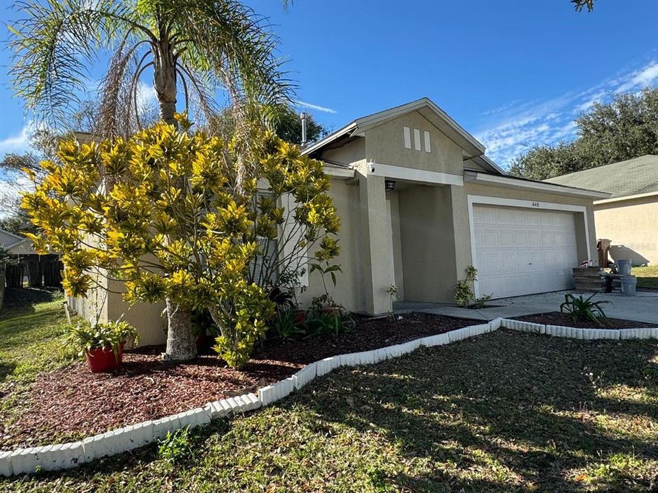 For Sale: $370,000 (3 beds, 2 baths, 1902 Square Feet)