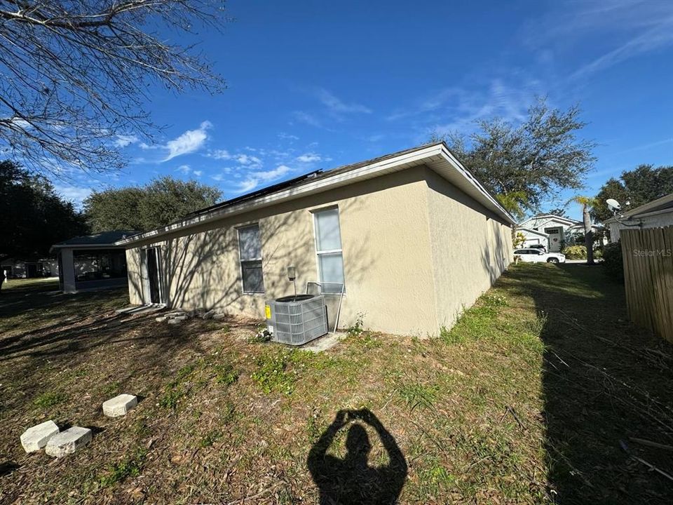 For Sale: $370,000 (3 beds, 2 baths, 1902 Square Feet)