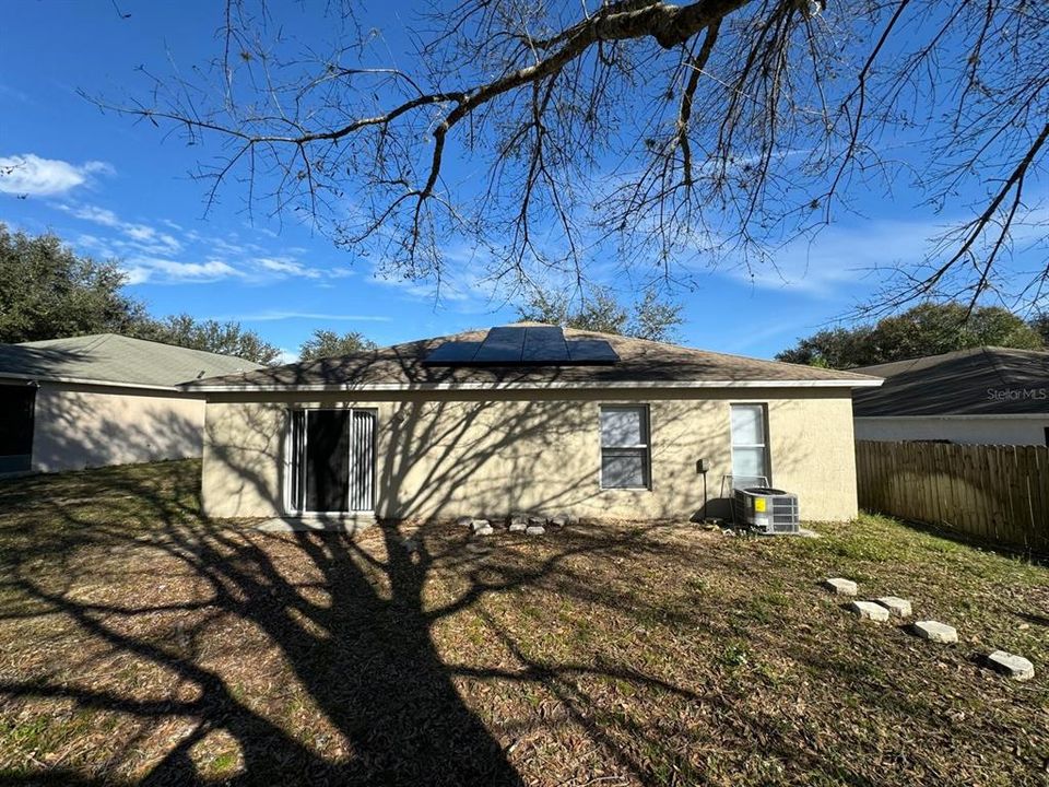 For Sale: $370,000 (3 beds, 2 baths, 1902 Square Feet)