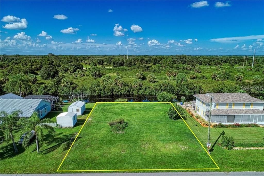 На продажу: $90,000 (0.23 acres)