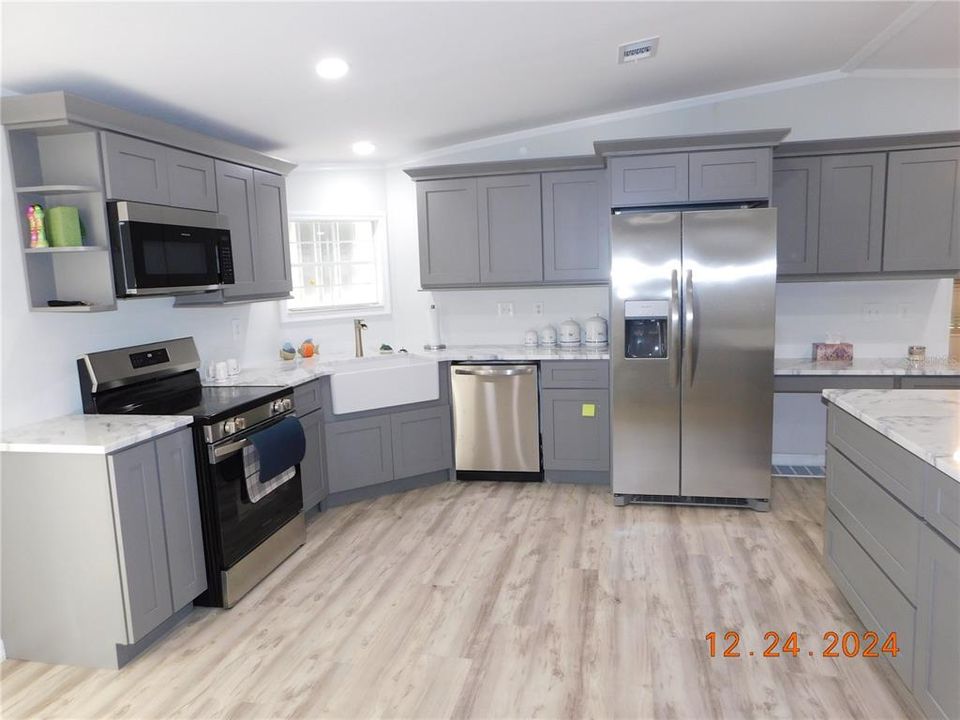 gleaming new kitchen!