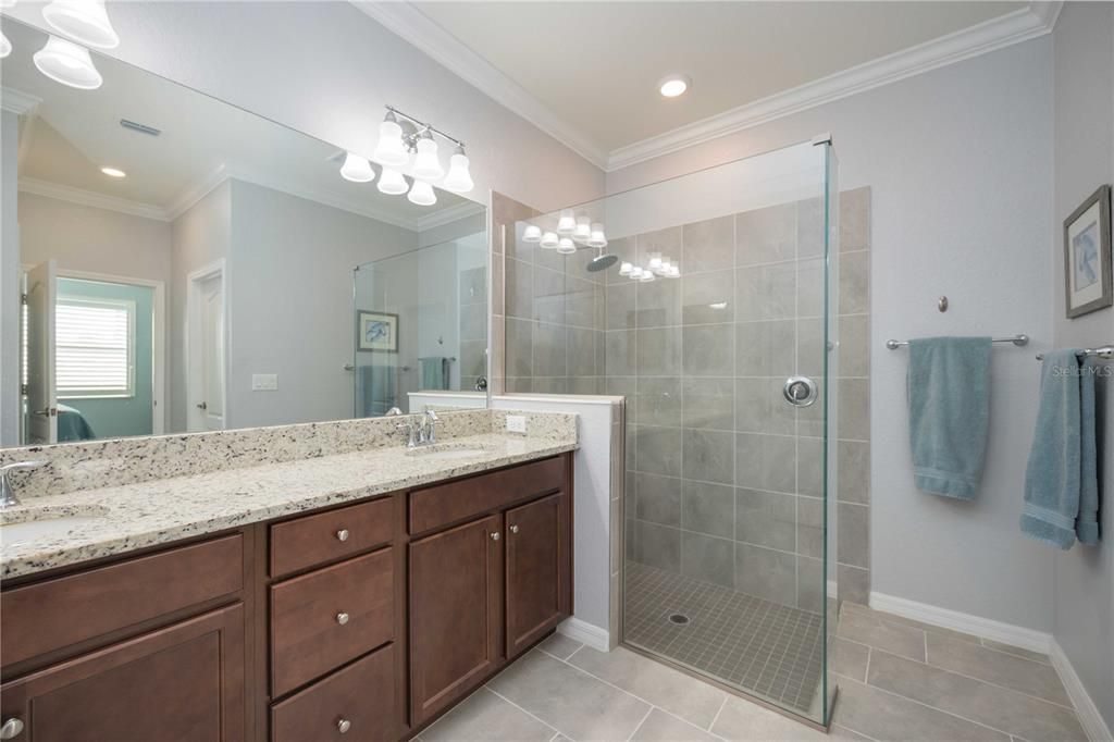 Master bedroom ensuite bathroom