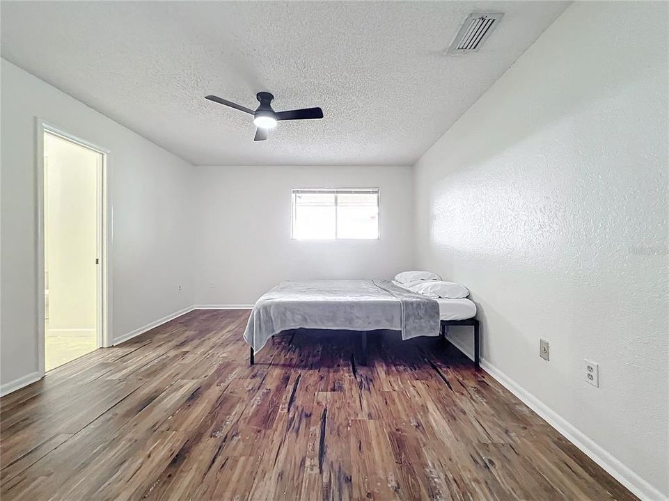 For Rent: $2,090 (3 beds, 2 baths, 1310 Square Feet)