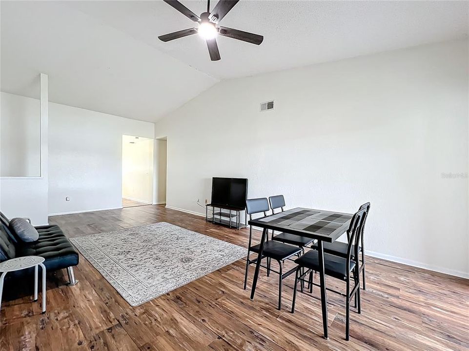 For Rent: $2,090 (3 beds, 2 baths, 1310 Square Feet)