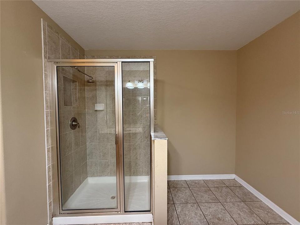 For Rent: $2,300 (3 beds, 2 baths, 1846 Square Feet)