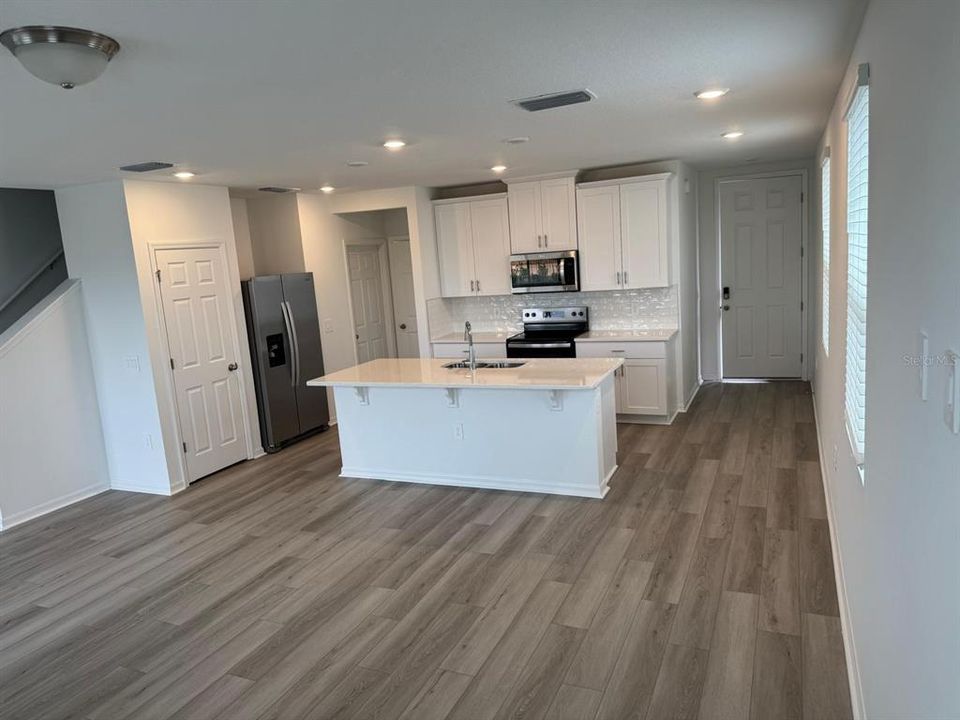 For Rent: $2,230 (3 beds, 2 baths, 1566 Square Feet)