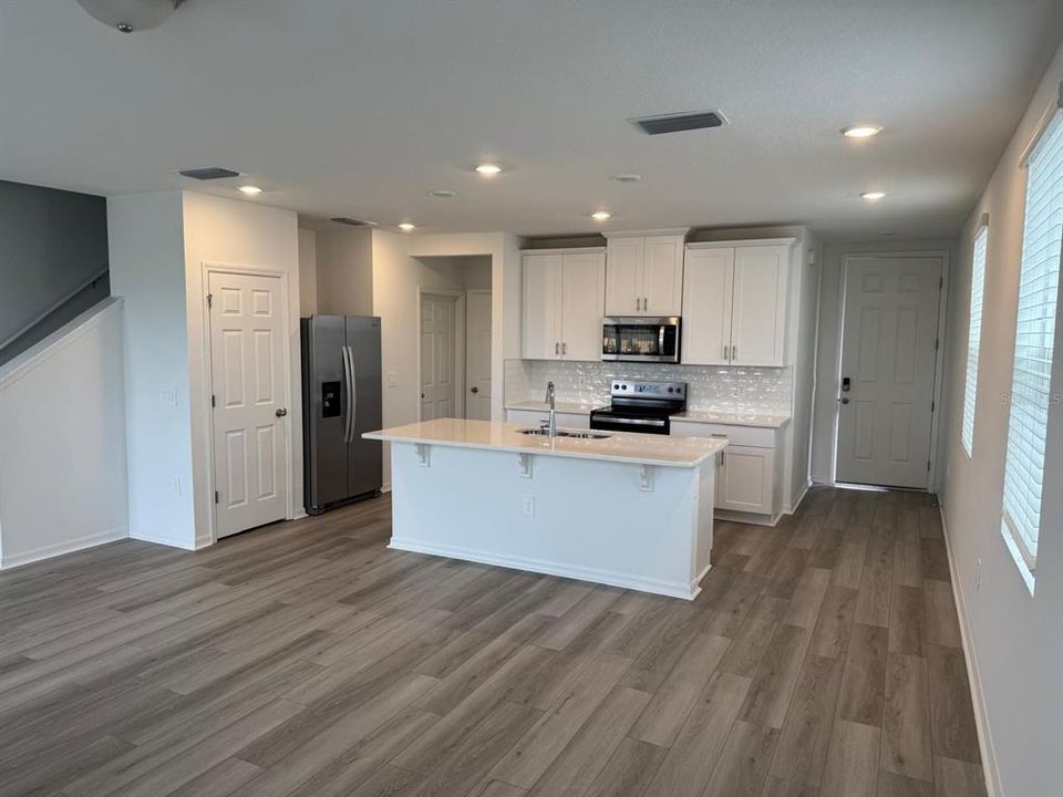 For Rent: $2,230 (3 beds, 2 baths, 1566 Square Feet)