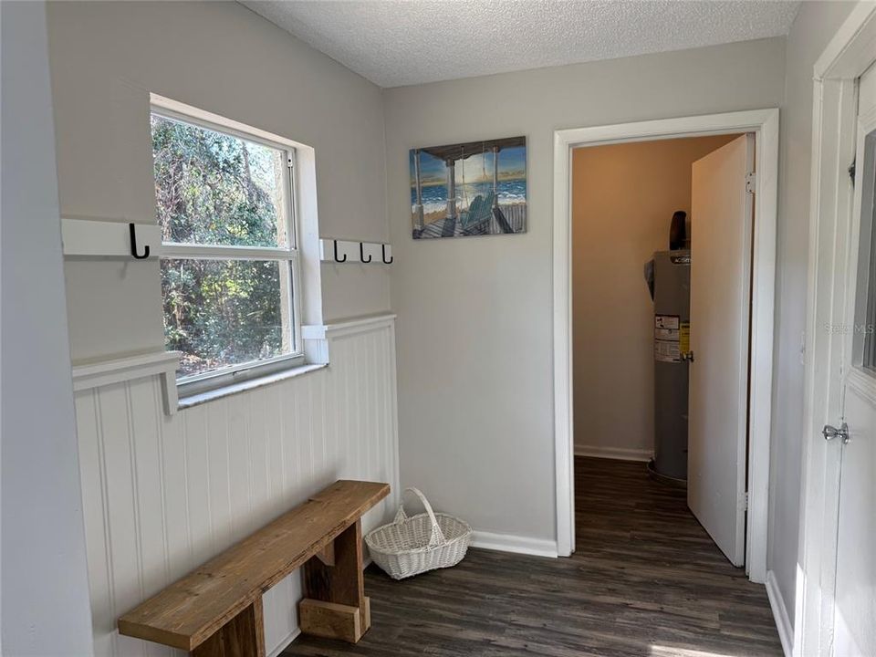 For Sale: $249,900 (3 beds, 2 baths, 1092 Square Feet)