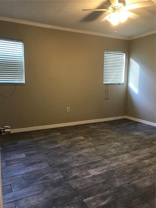 For Rent: $1,050 (2 beds, 1 baths, 942 Square Feet)