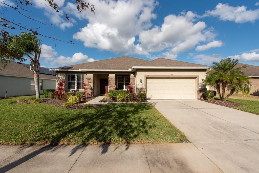 For Sale: $450,000 (3 beds, 2 baths, 2106 Square Feet)