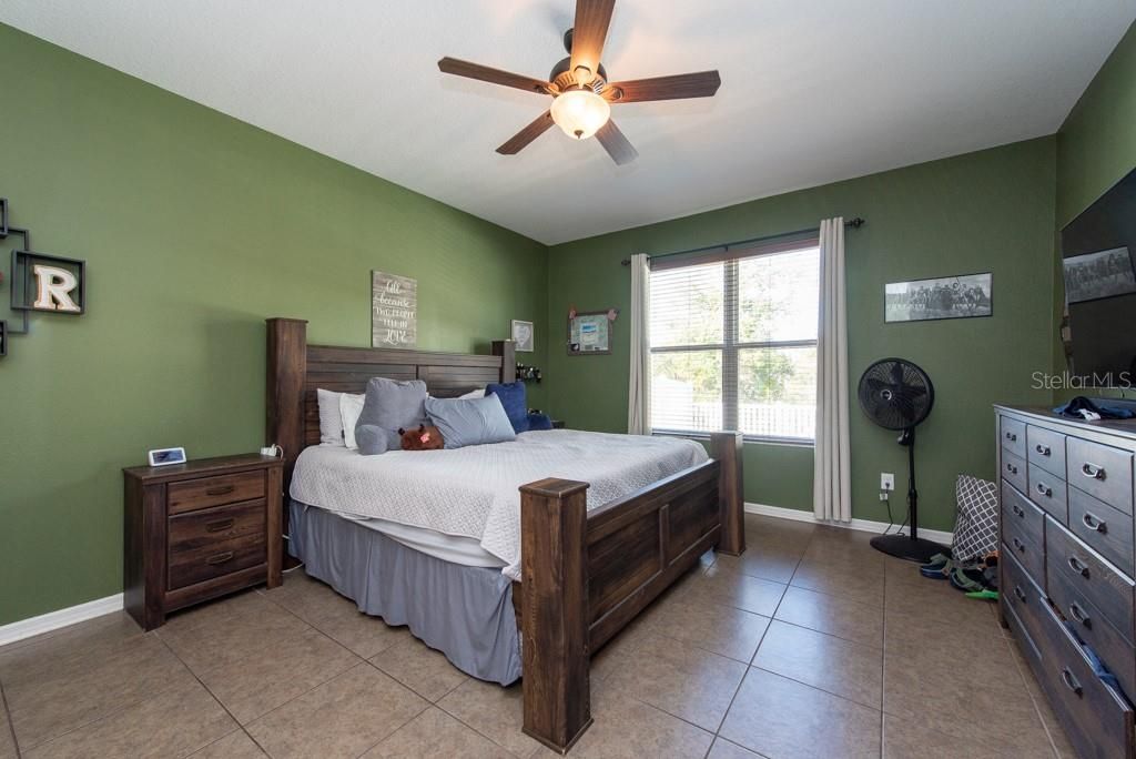 For Sale: $450,000 (3 beds, 2 baths, 2106 Square Feet)