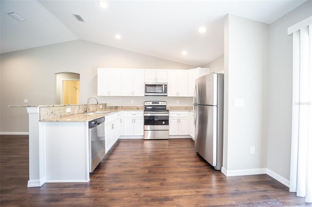 For Sale: $289,900 (3 beds, 2 baths, 1463 Square Feet)