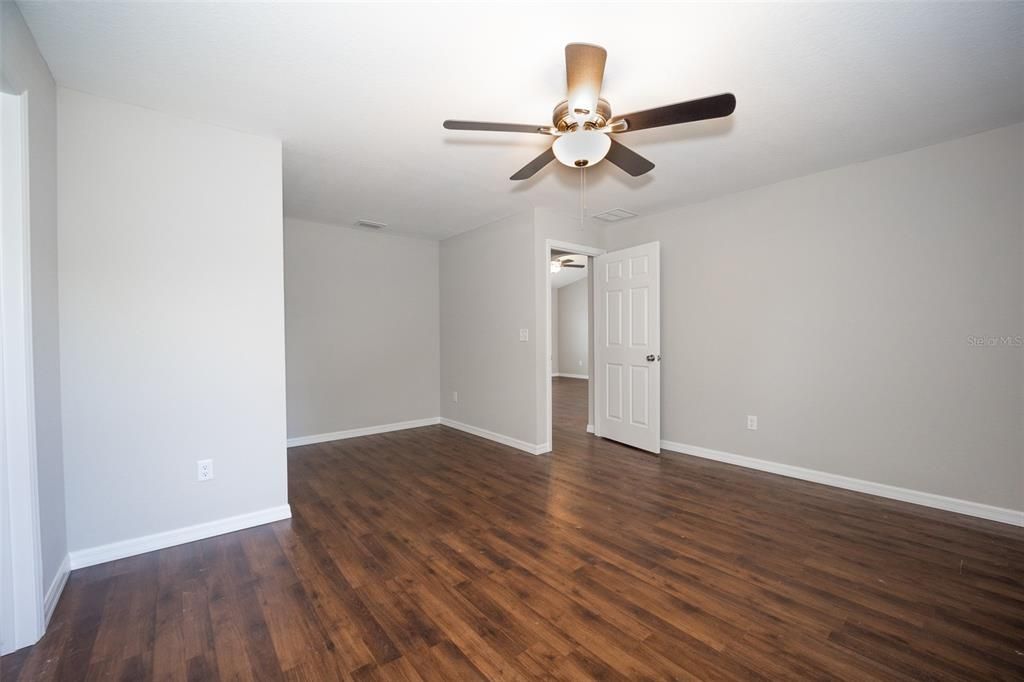 For Sale: $289,900 (3 beds, 2 baths, 1463 Square Feet)