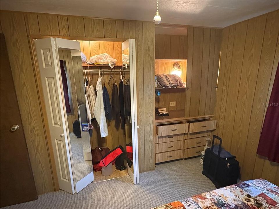 Active With Contract: $149,900 (2 beds, 2 baths, 1104 Square Feet)