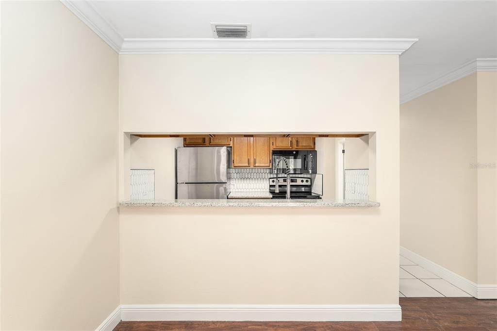 For Rent: $1,294 (2 beds, 1 baths, 1002 Square Feet)