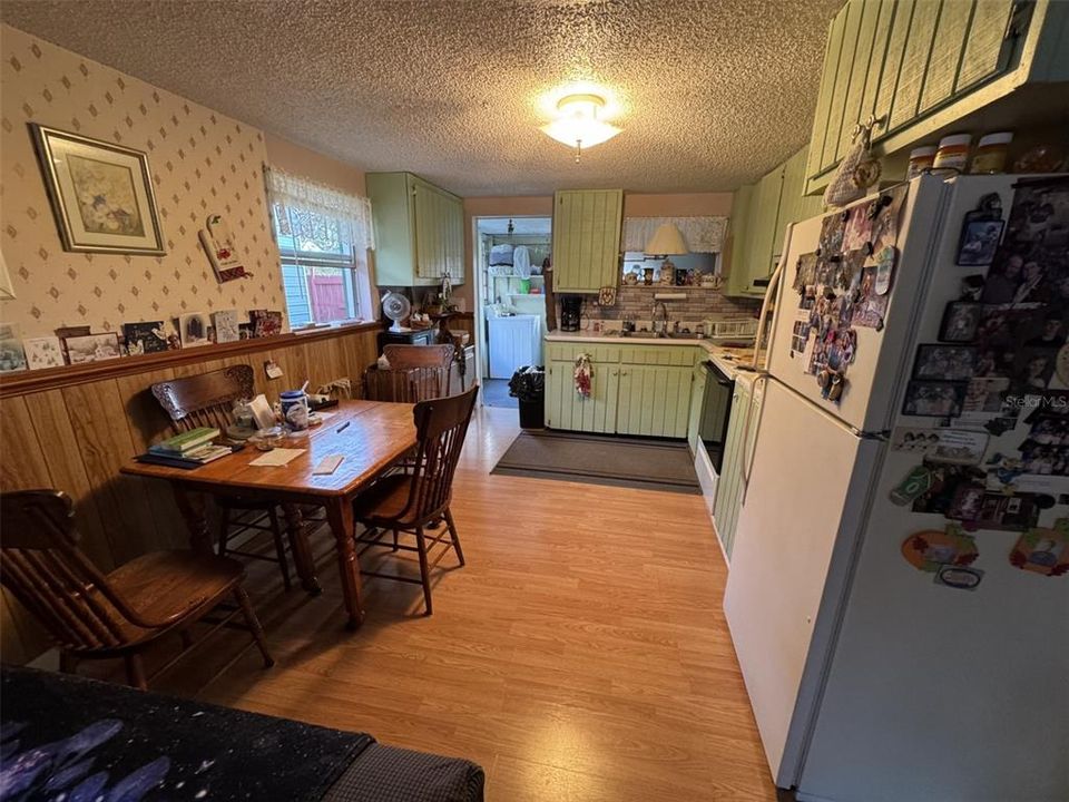 For Sale: $189,900 (2 beds, 2 baths, 1014 Square Feet)