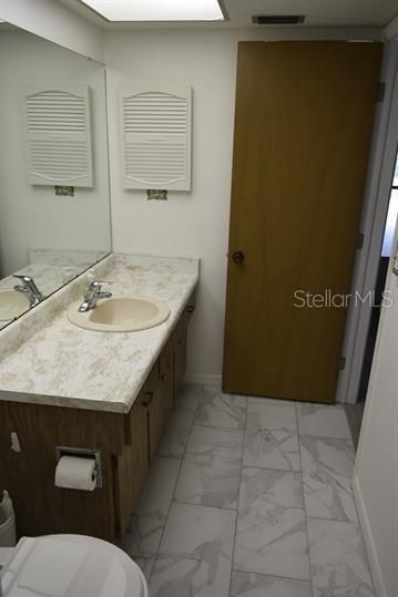 For Rent: $2,200 (2 beds, 2 baths, 1295 Square Feet)