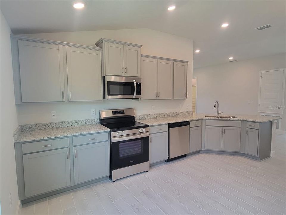 For Sale: $367,629 (4 beds, 2 baths, 1820 Square Feet)