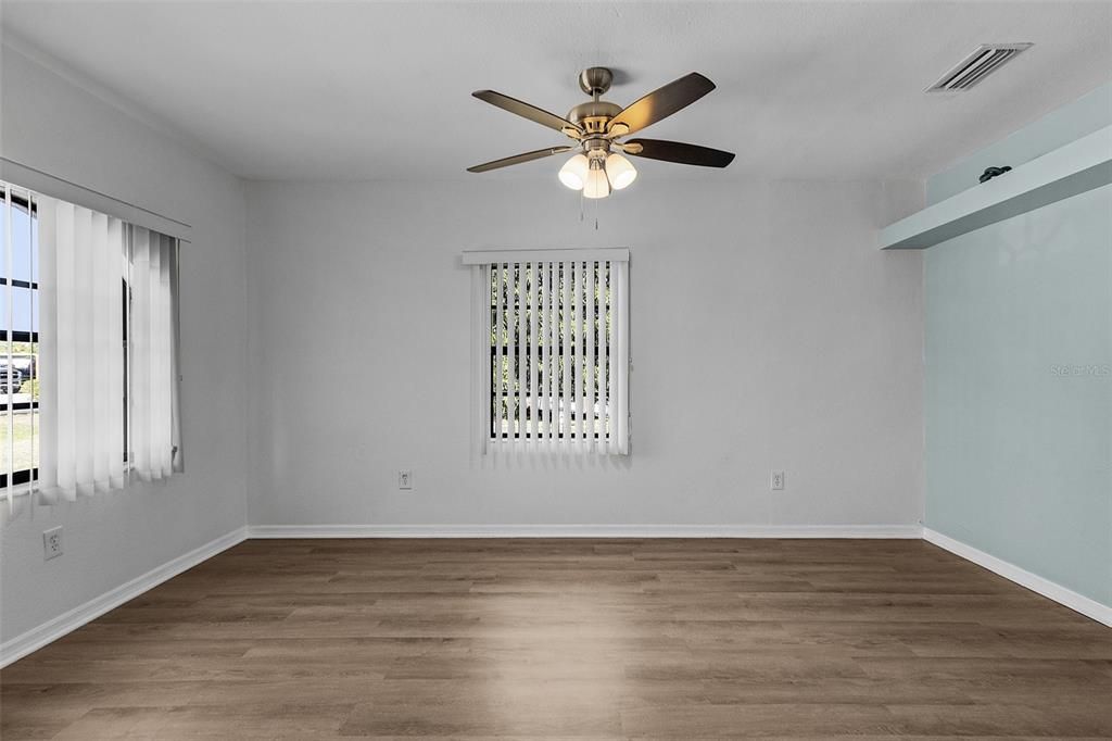 Dinning room or could be used as a living room