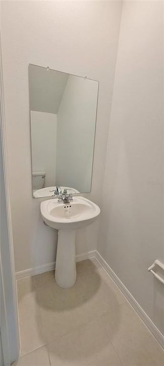 1/2 bathroom