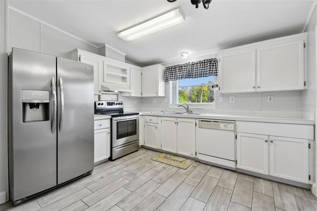 For Sale: $281,980 (3 beds, 2 baths, 1120 Square Feet)