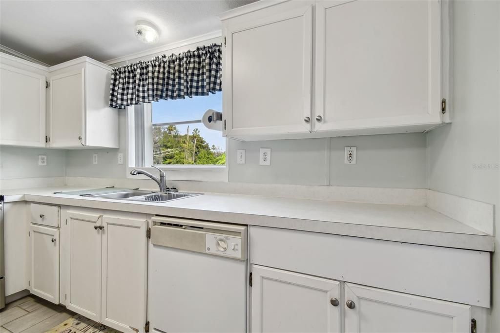 For Sale: $281,980 (3 beds, 2 baths, 1120 Square Feet)