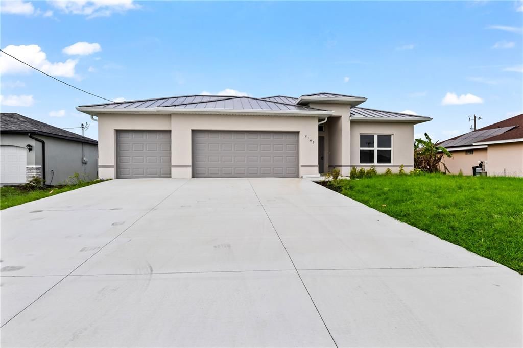 For Sale: $399,900 (4 beds, 2 baths, 1691 Square Feet)