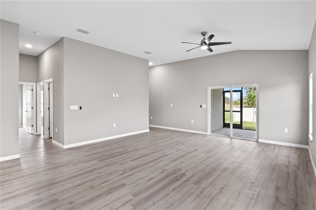 For Sale: $399,900 (4 beds, 2 baths, 1691 Square Feet)