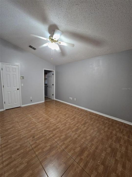 For Rent: $2,300 (3 beds, 2 baths, 1240 Square Feet)