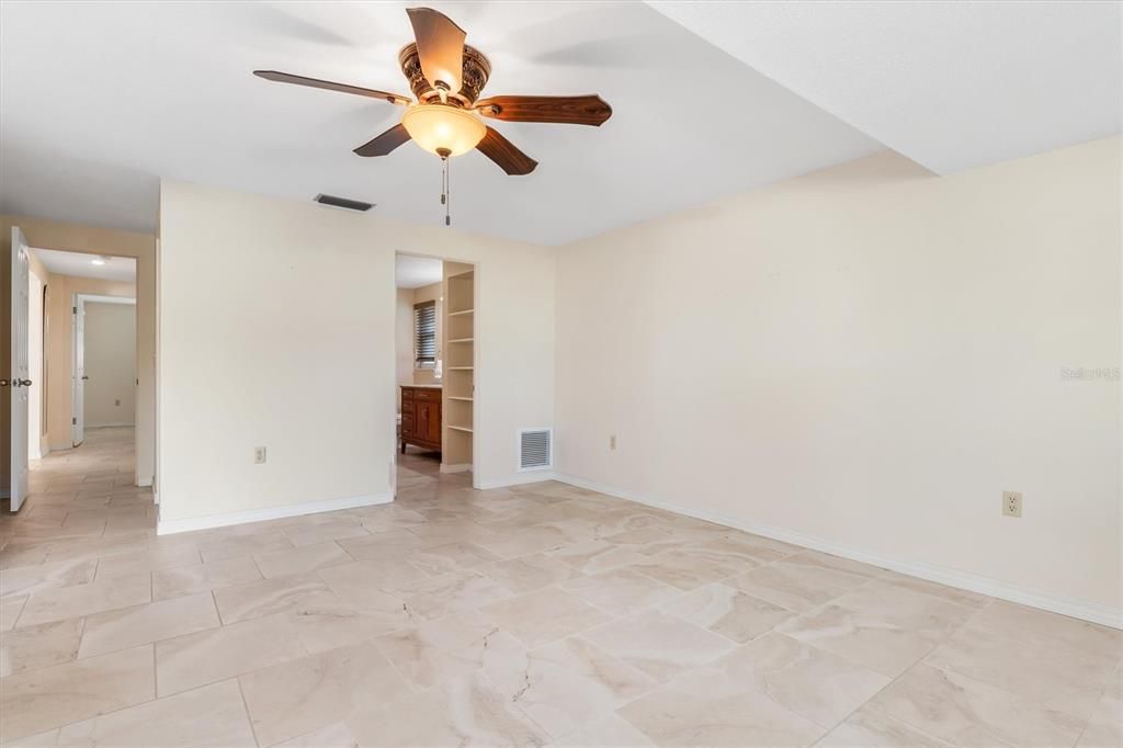 Primary Bedroom With Full Bath and Walkin Closet