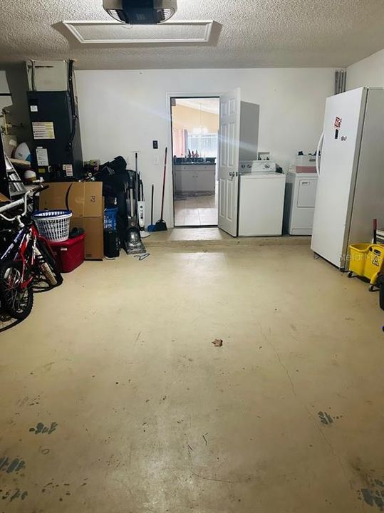 Garage with Laundry