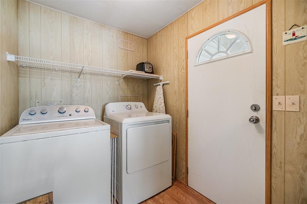 For Sale: $160,000 (2 beds, 2 baths, 936 Square Feet)