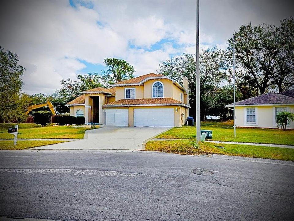 For Sale: $475,000 (4 beds, 2 baths, 1971 Square Feet)