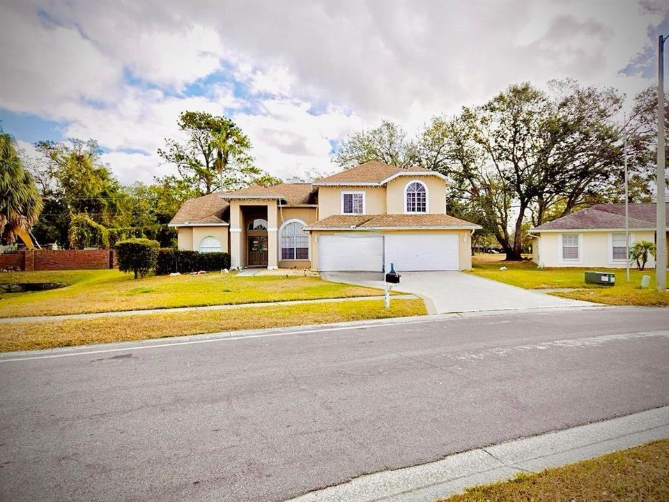 For Sale: $475,000 (4 beds, 2 baths, 1971 Square Feet)