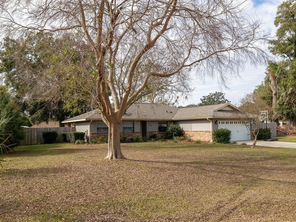 For Sale: $250,000 (3 beds, 2 baths, 1688 Square Feet)