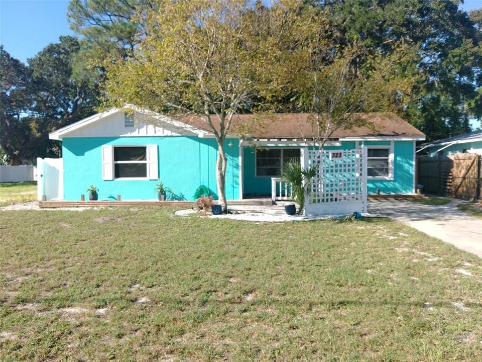 For Sale: $574,900 (3 beds, 2 baths, 1595 Square Feet)