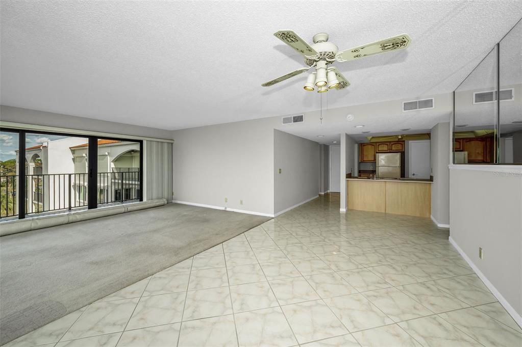 Active With Contract: $2,200 (2 beds, 2 baths, 1280 Square Feet)