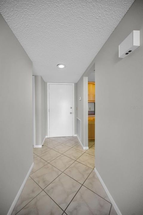 Active With Contract: $2,200 (2 beds, 2 baths, 1280 Square Feet)