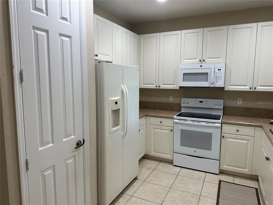 For Sale: $419,900 (3 beds, 2 baths, 1985 Square Feet)