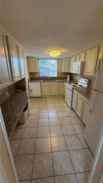 For Rent: $1,800 (3 beds, 2 baths, 1178 Square Feet)