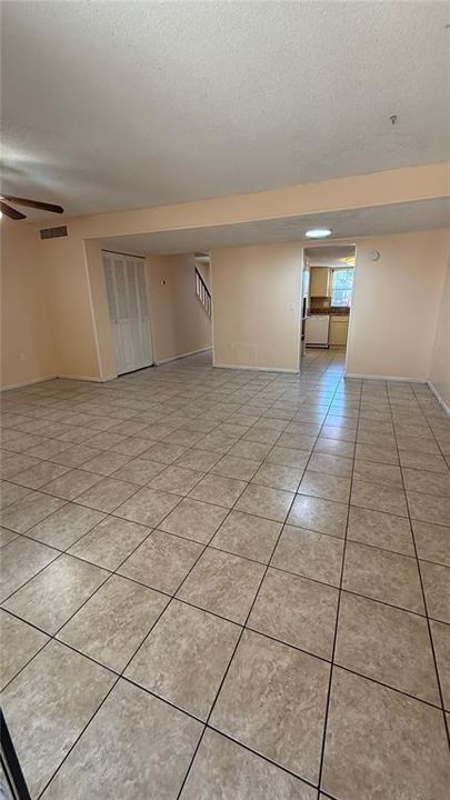 For Rent: $1,800 (3 beds, 2 baths, 1178 Square Feet)