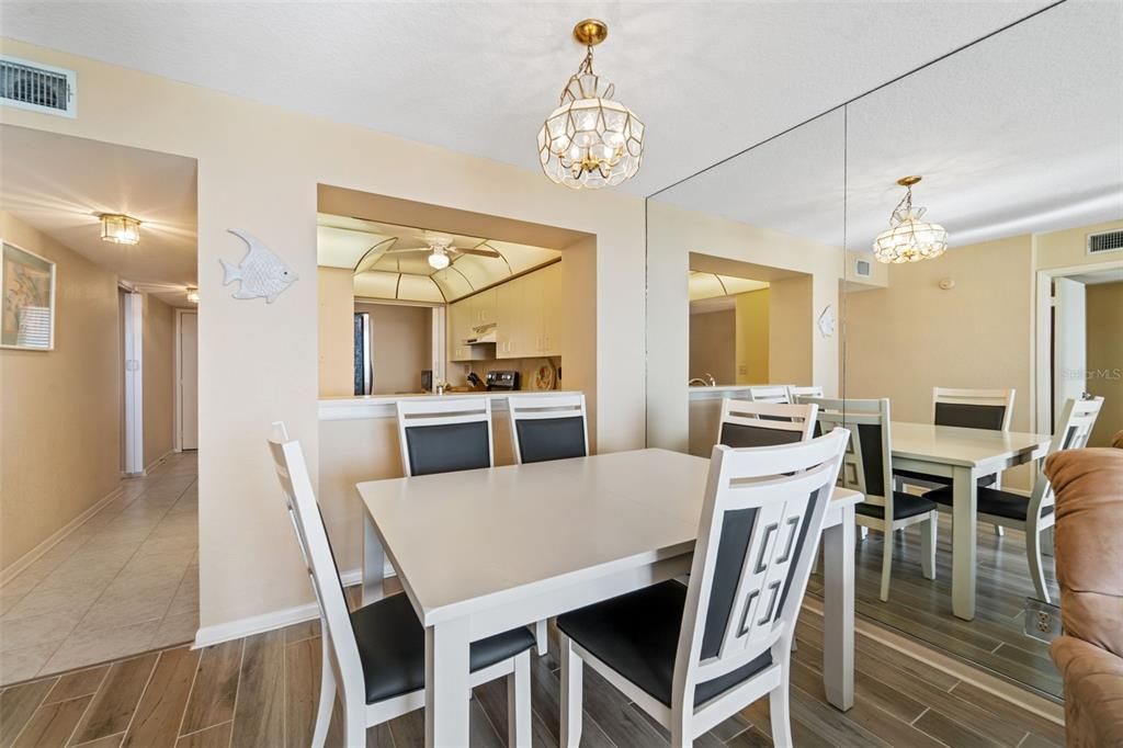 For Sale: $549,900 (2 beds, 2 baths, 1080 Square Feet)