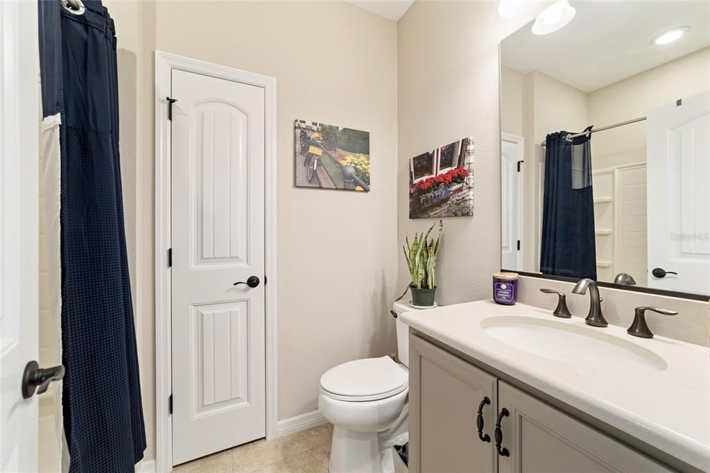 For Sale: $325,000 (2 beds, 2 baths, 1392 Square Feet)