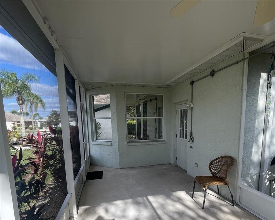 For Sale: $349,000 (2 beds, 2 baths, 1984 Square Feet)