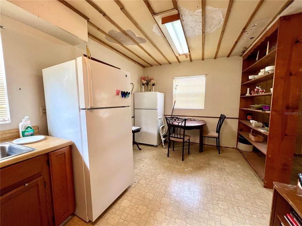 Kitchen w/ eating space for casual dining