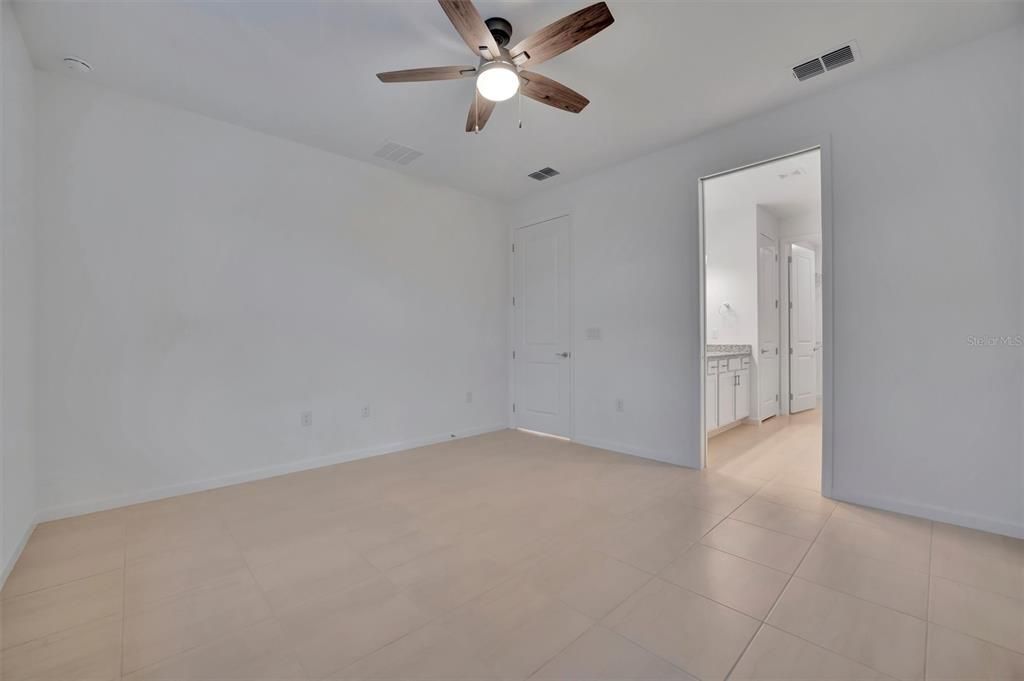 For Sale: $637,000 (2 beds, 2 baths, 1405 Square Feet)